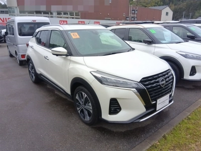 NISSAN KICKS