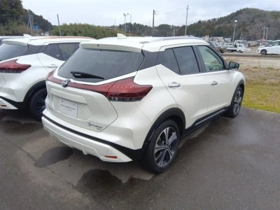 NISSAN KICKS