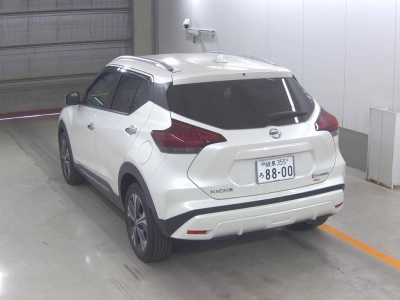NISSAN KICKS