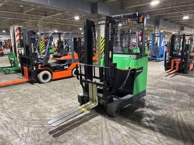 TOYOTA  FORKLIFT 