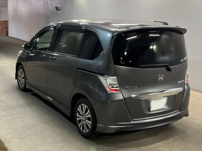 HONDA FREED HYBRID