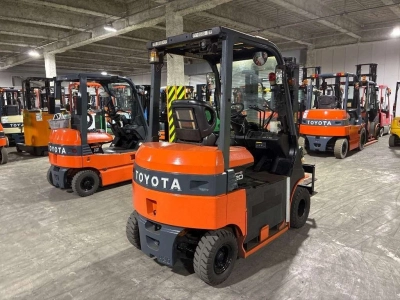 TOYOTA  FORKLIFT 