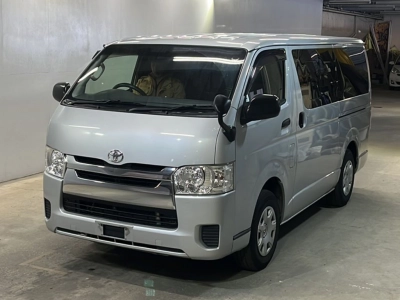 TOYOTA REGIUS VAN