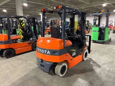 TOYOTA  FORKLIFT 