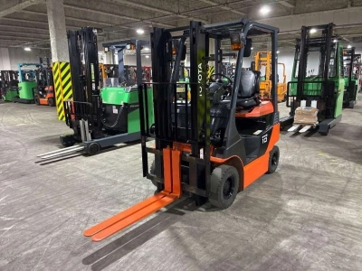 TOYOTA  FORKLIFT 