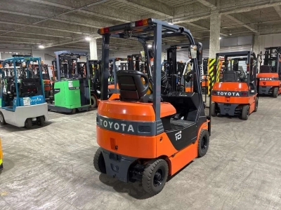 TOYOTA  FORKLIFT 