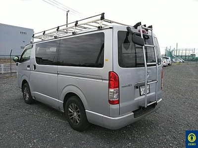 TOYOTA REGIUS VAN