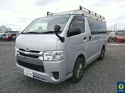 TOYOTA REGIUS VAN