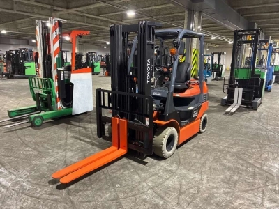 TOYOTA  FORKLIFT 