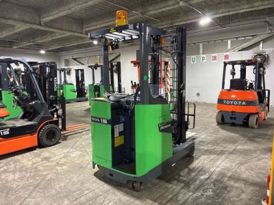TOYOTA  FORKLIFT 