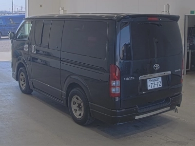 TOYOTA HIACE