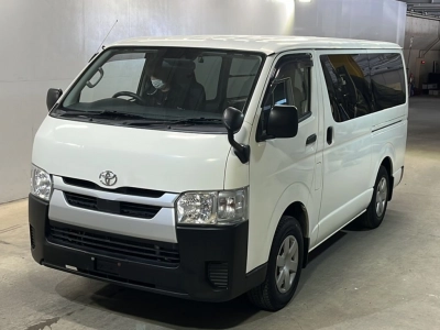 TOYOTA HIACE