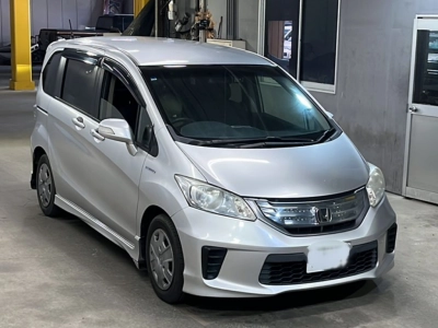 HONDA FREED HYBRID
