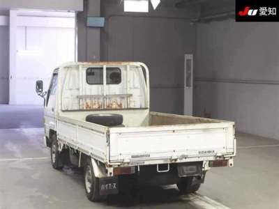 TOYOTA HIACE TRUCK