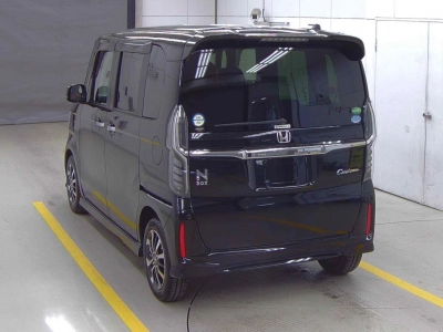 HONDA N BOX CUSTOM
