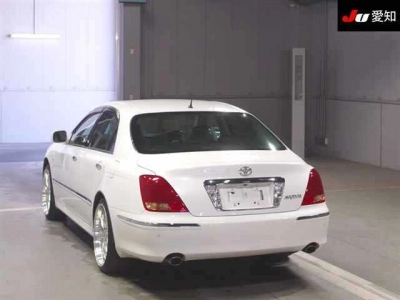 TOYOTA CROWN MAJESTA