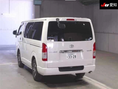 TOYOTA REGIUS VAN