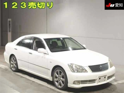 TOYOTA CROWN ATHLETE