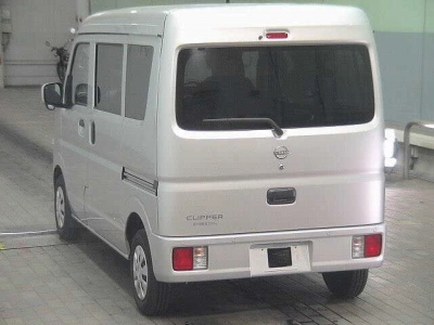 NISSAN CLIPPER VAN