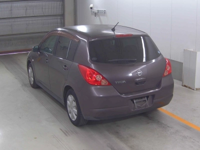 NISSAN TIIDA