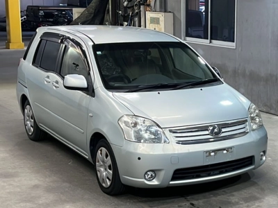TOYOTA RAUM