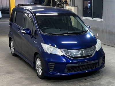 HONDA FREED HYBRID