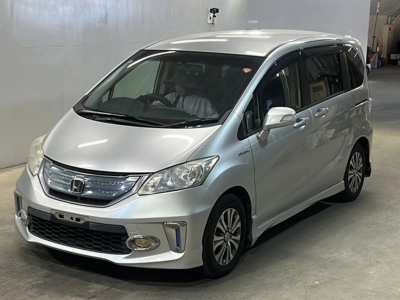 HONDA FREED HYBRID
