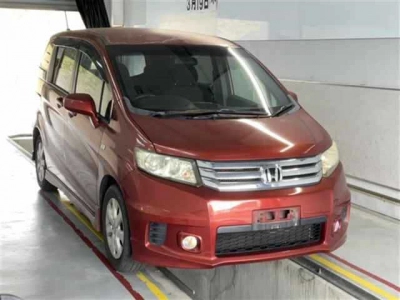 HONDA FREED SPIKE
