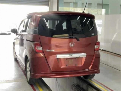 HONDA FREED SPIKE
