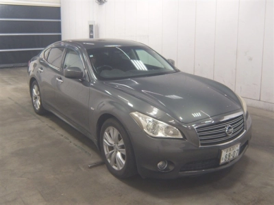 NISSAN FUGA