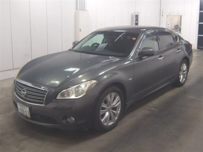 NISSAN FUGA