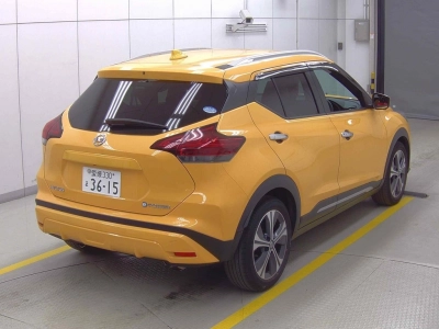 NISSAN KICKS