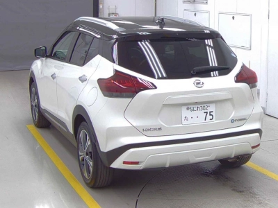 NISSAN KICKS