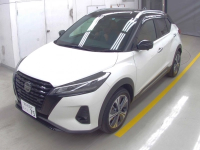 NISSAN KICKS