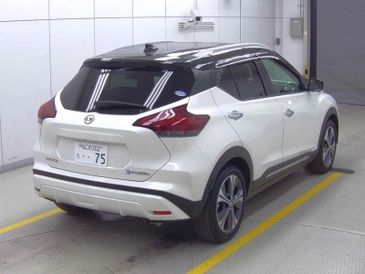 NISSAN KICKS