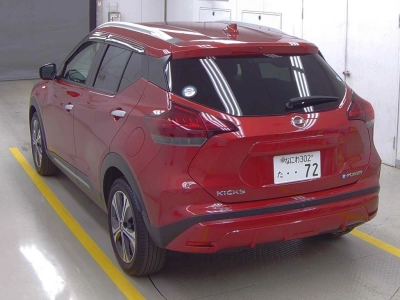 NISSAN KICKS