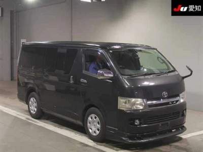 TOYOTA REGIUS VAN