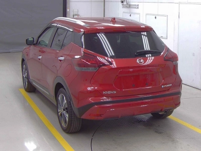 NISSAN KICKS