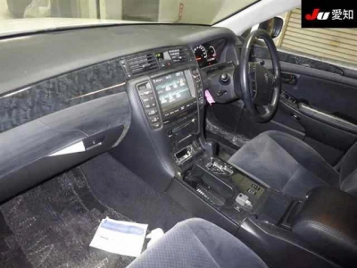 TOYOTA CROWN ATHLETE