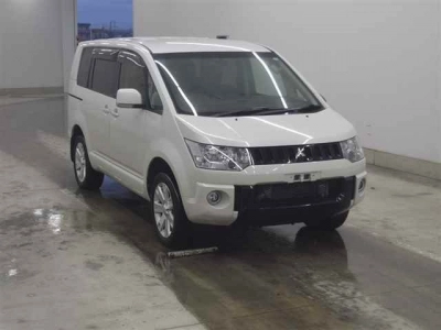 MITSUBISHI DELICA D:5