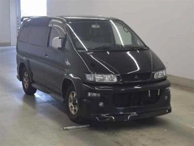 MITSUBISHI DELICA SPACE GEAR