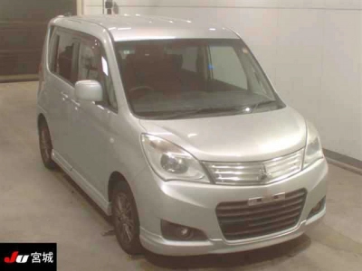 MITSUBISHI DELICA D:2