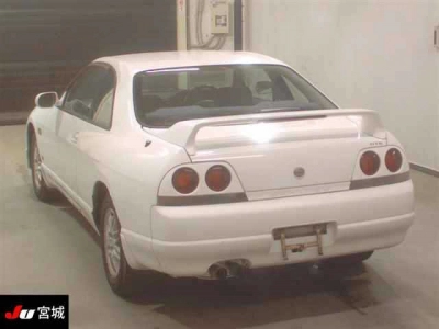 NISSAN SKYLINE