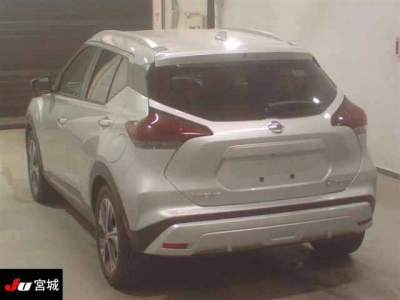 NISSAN KICKS