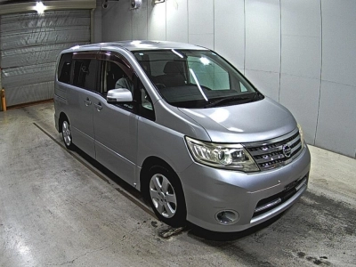 NISSAN SERENA