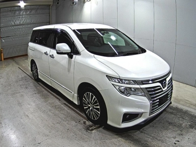 NISSAN ELGRAND
