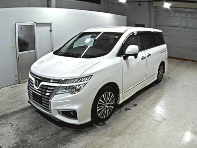 NISSAN ELGRAND