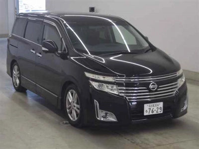 NISSAN ELGRAND