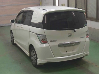 HONDA FREED SPIKE