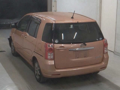 TOYOTA RAUM